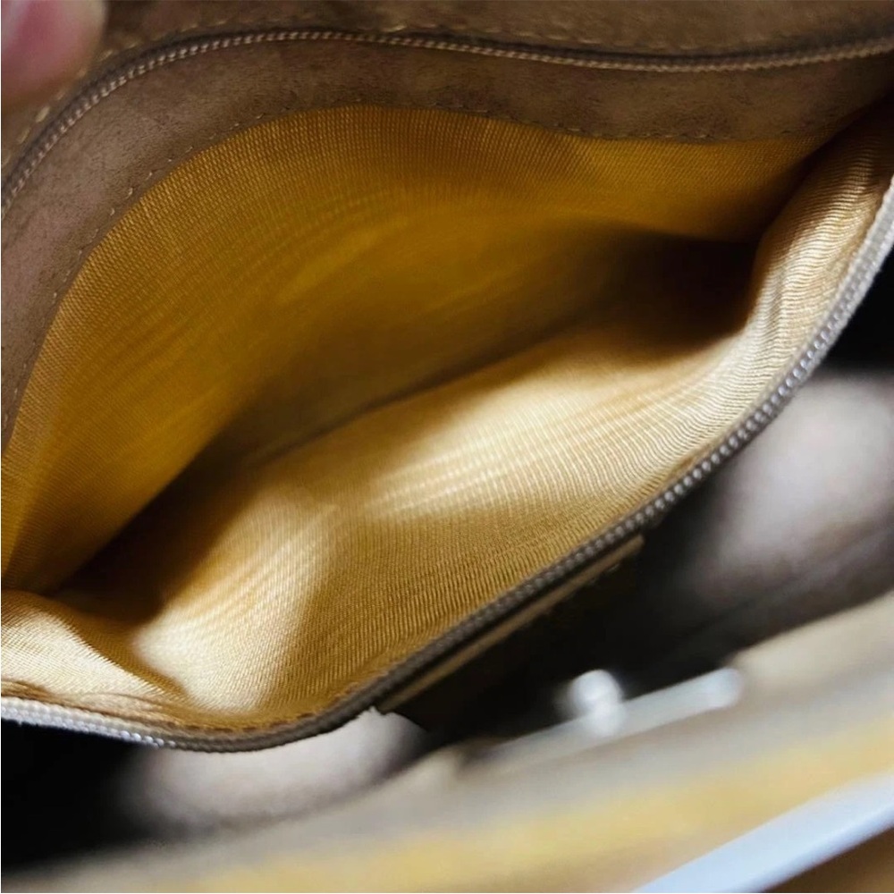 Gucci Yellow Leather Shoulder Bag - Picture 14 of 15